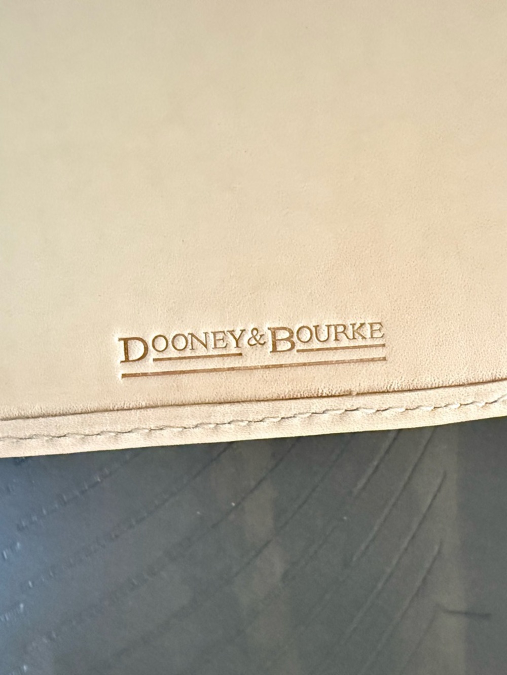 Spring Delight!! NWT - Dooney & Bourke Pink Patent Leather Continental Clutch - Picture 5 of 8
